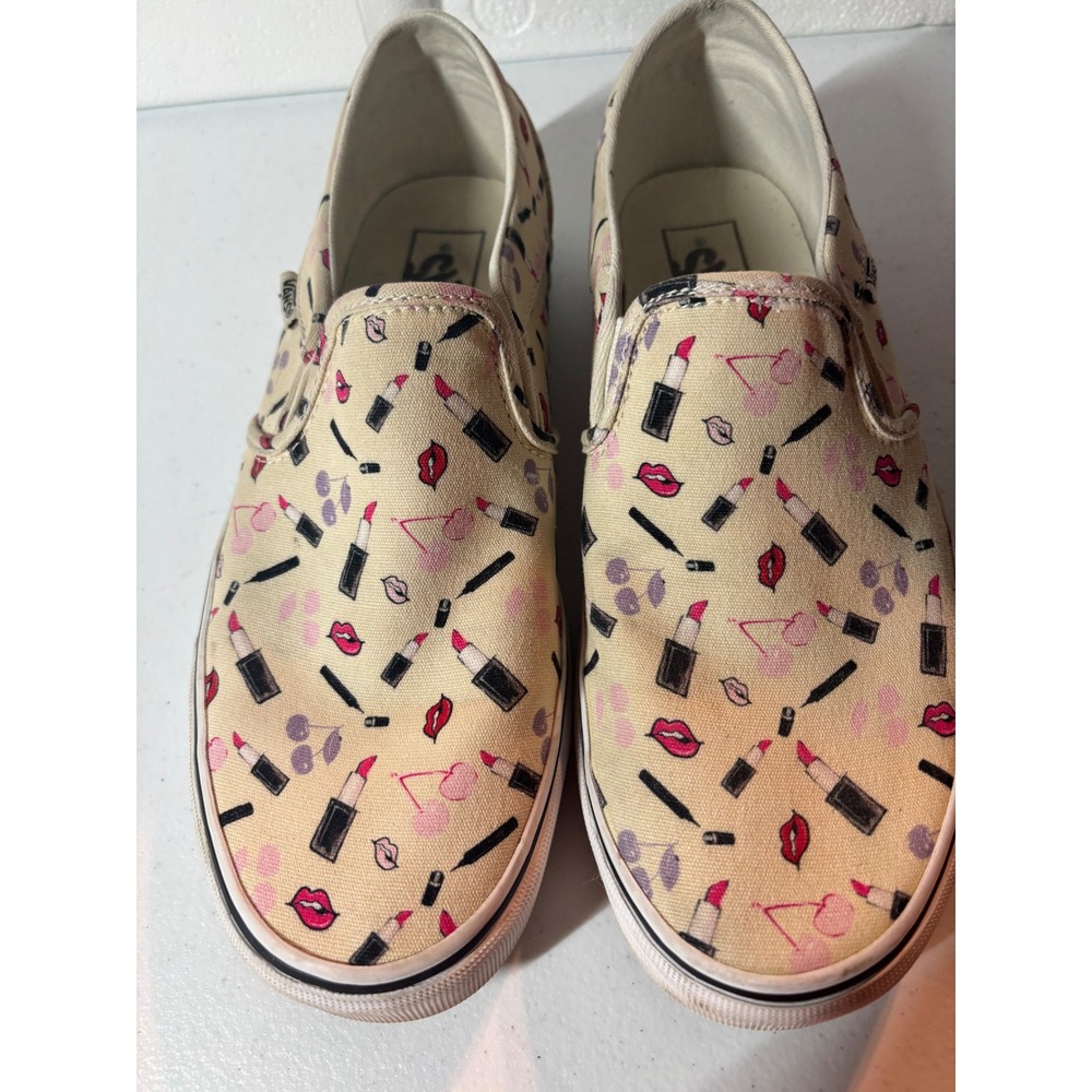 Vans Slip On Shoes Women's Size 9 Makeup Lipstick Kiss Lips Print Casual - Picture 2 of 9